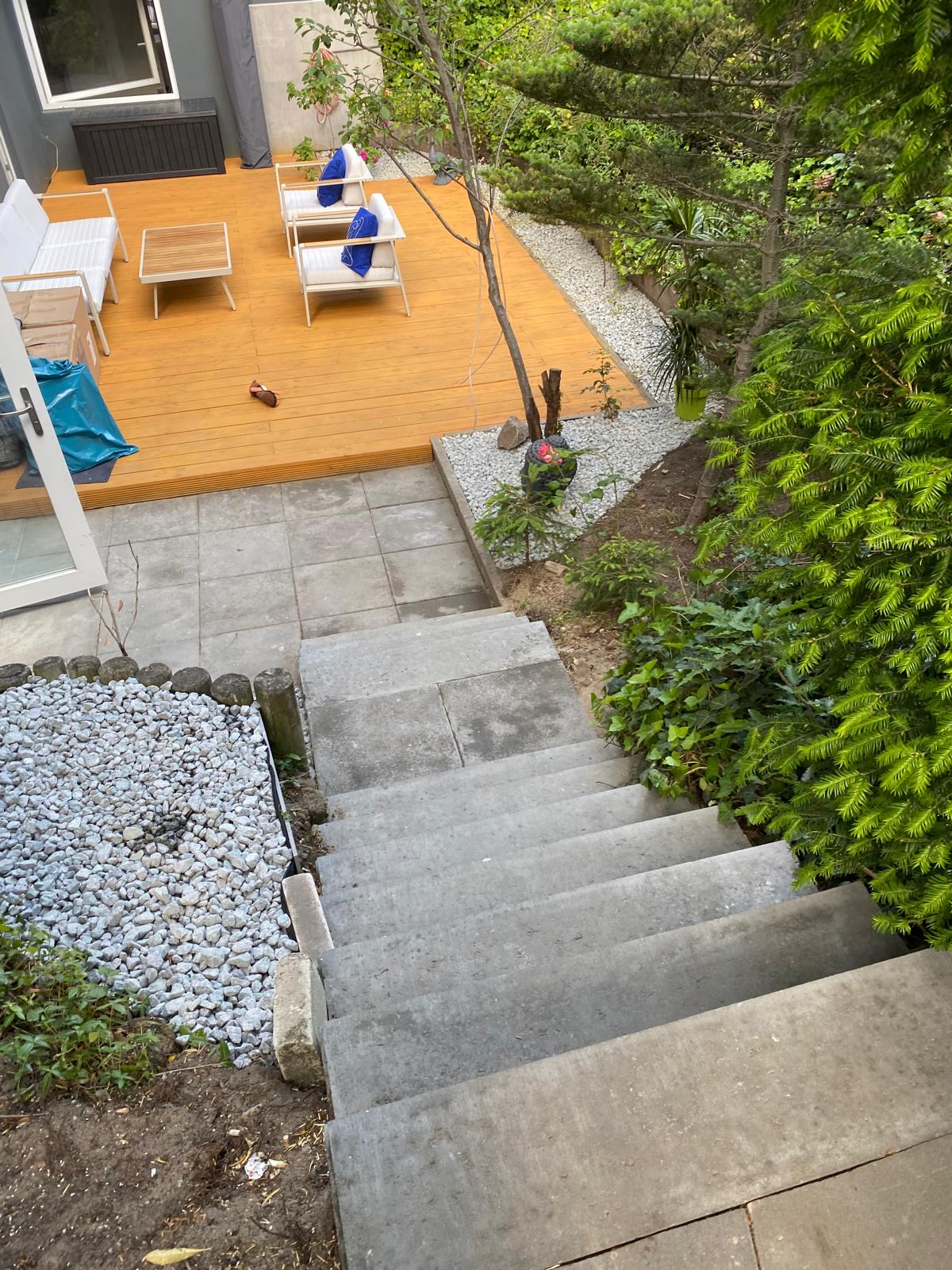 Terrasse mit Gartenzugang