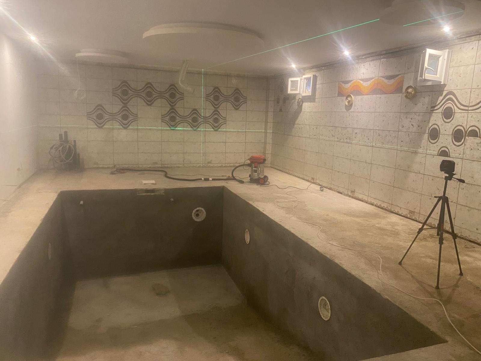 Poolanlage in der Bauphase