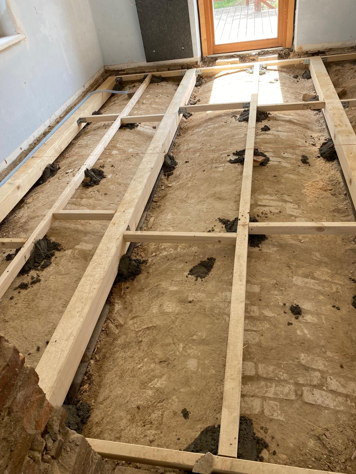 Holzbalkenlage in Sanierung
